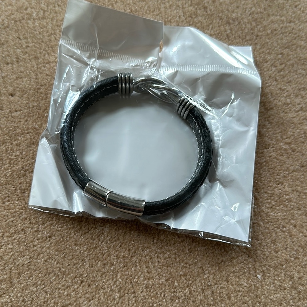 NWT BRACELET